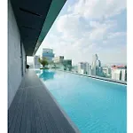 Newly Decorated Condo Near Siam Paragon