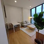 Newly Decorated Condo Near Siam Paragon