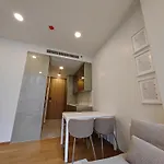 Newly Decorated Condo Near Siam Paragon